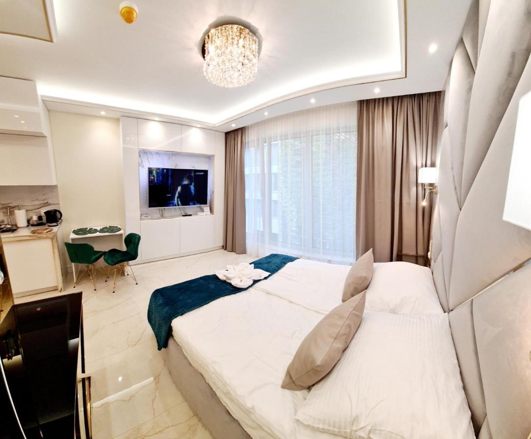 Adonis Beach سفينويتشي المظهر الخارجي الصورة