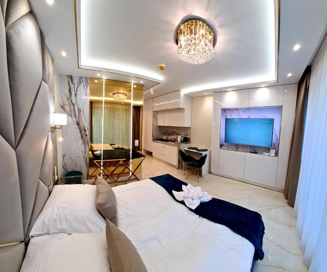 Adonis Beach سفينويتشي المظهر الخارجي الصورة