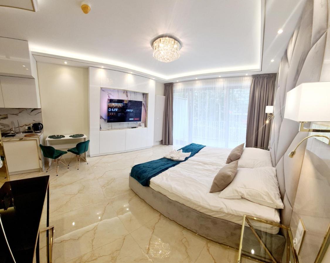 Adonis Beach سفينويتشي المظهر الخارجي الصورة