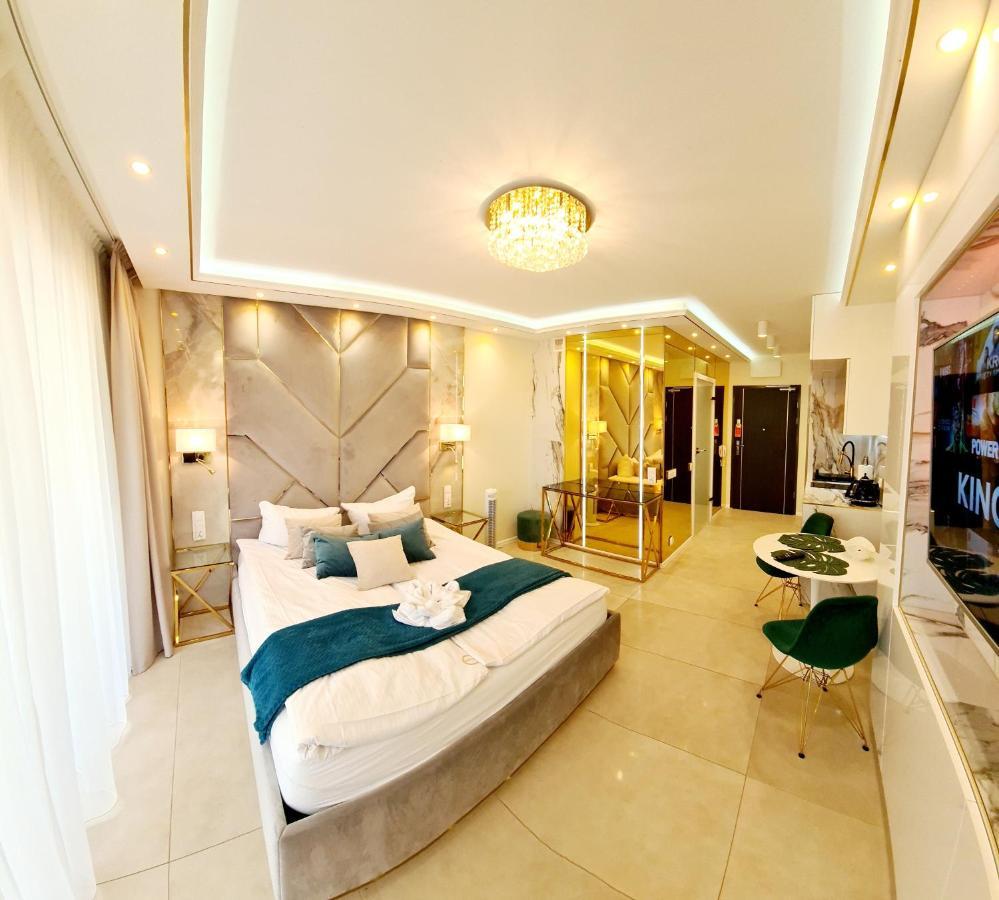 Adonis Beach سفينويتشي المظهر الخارجي الصورة